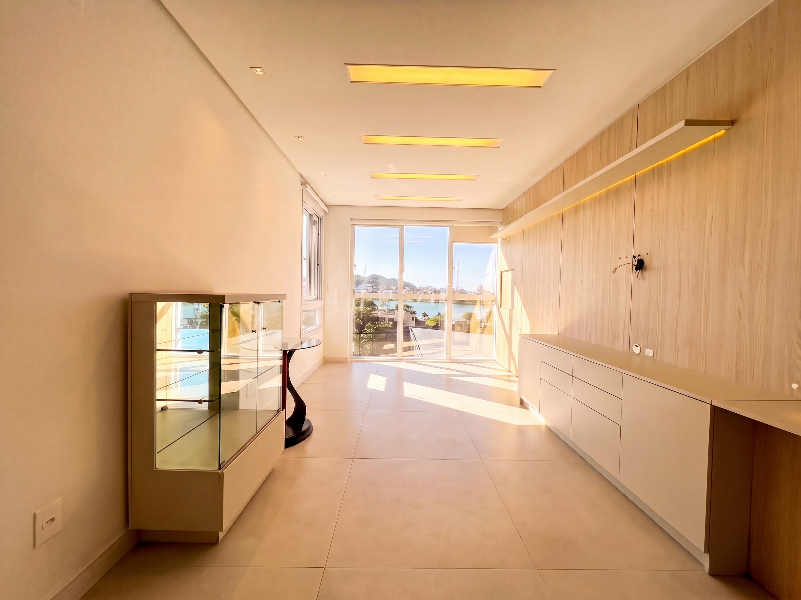 Apartamento 2 dormitórios, suíte e vista para a Lagoa no Bellagio