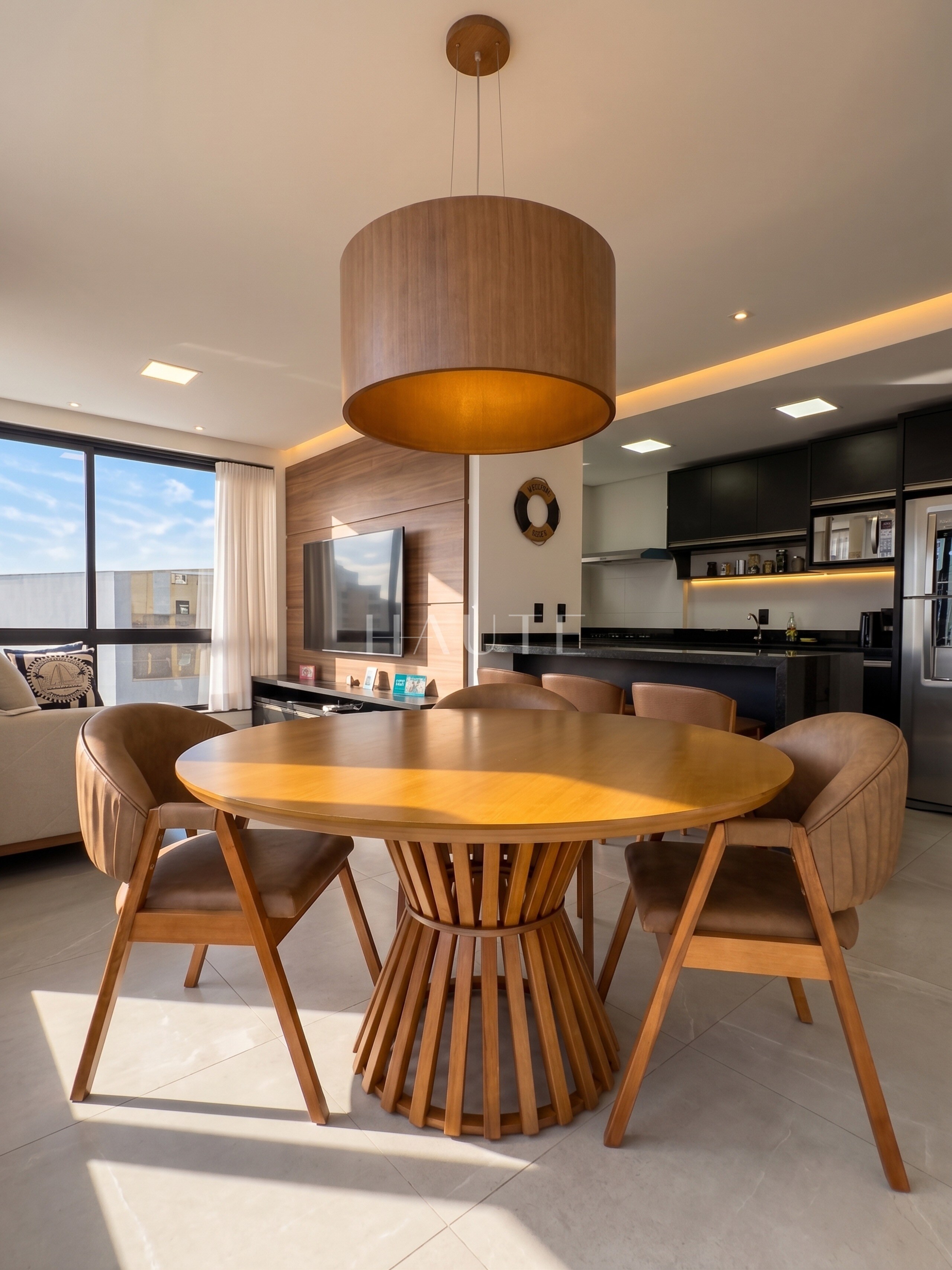 Apartamento de 2 dormitórios com 1 suíte no Enseada