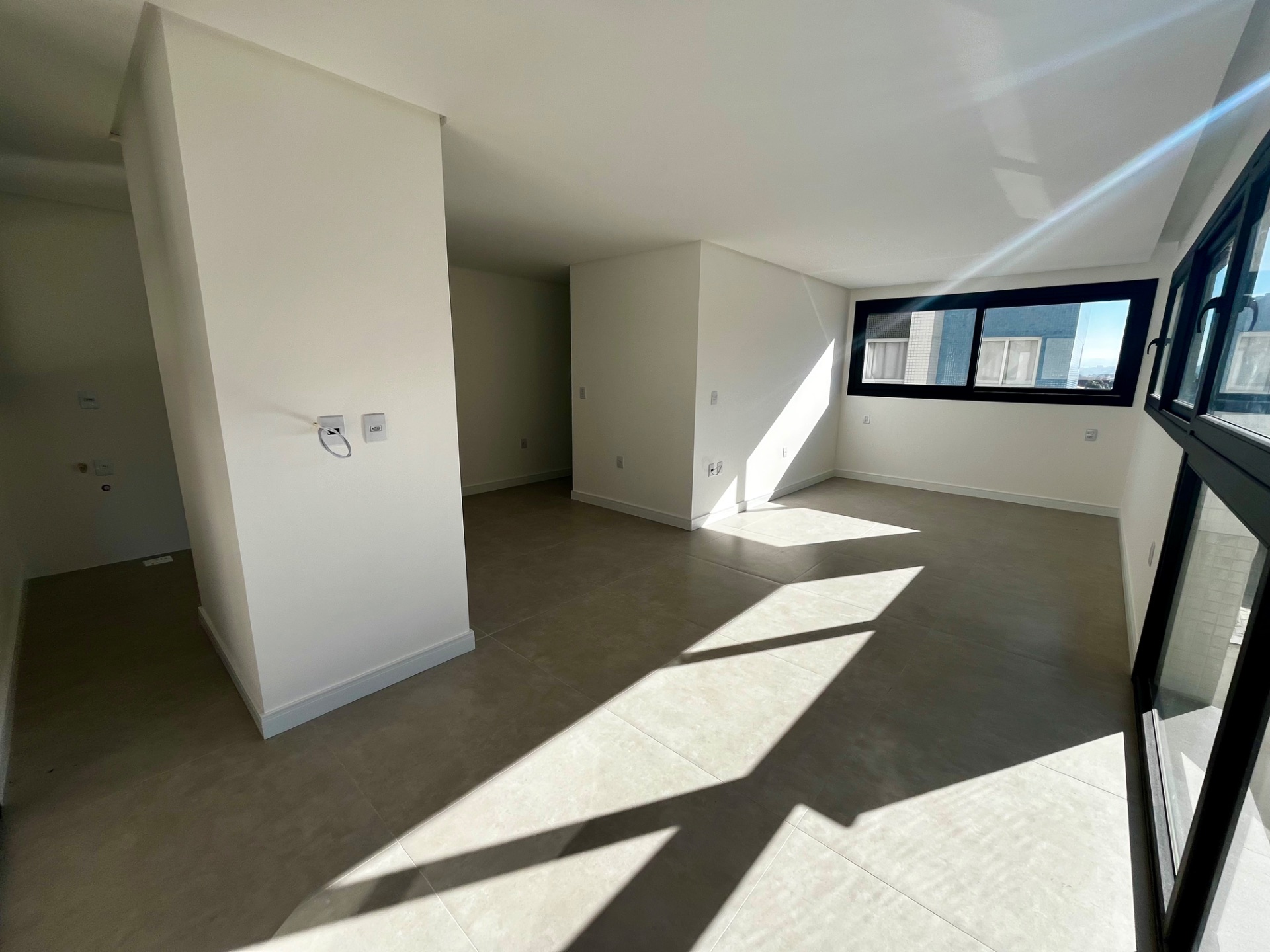 Apartamento 1 dormitório com rooftop e piscina – Centro de Torres