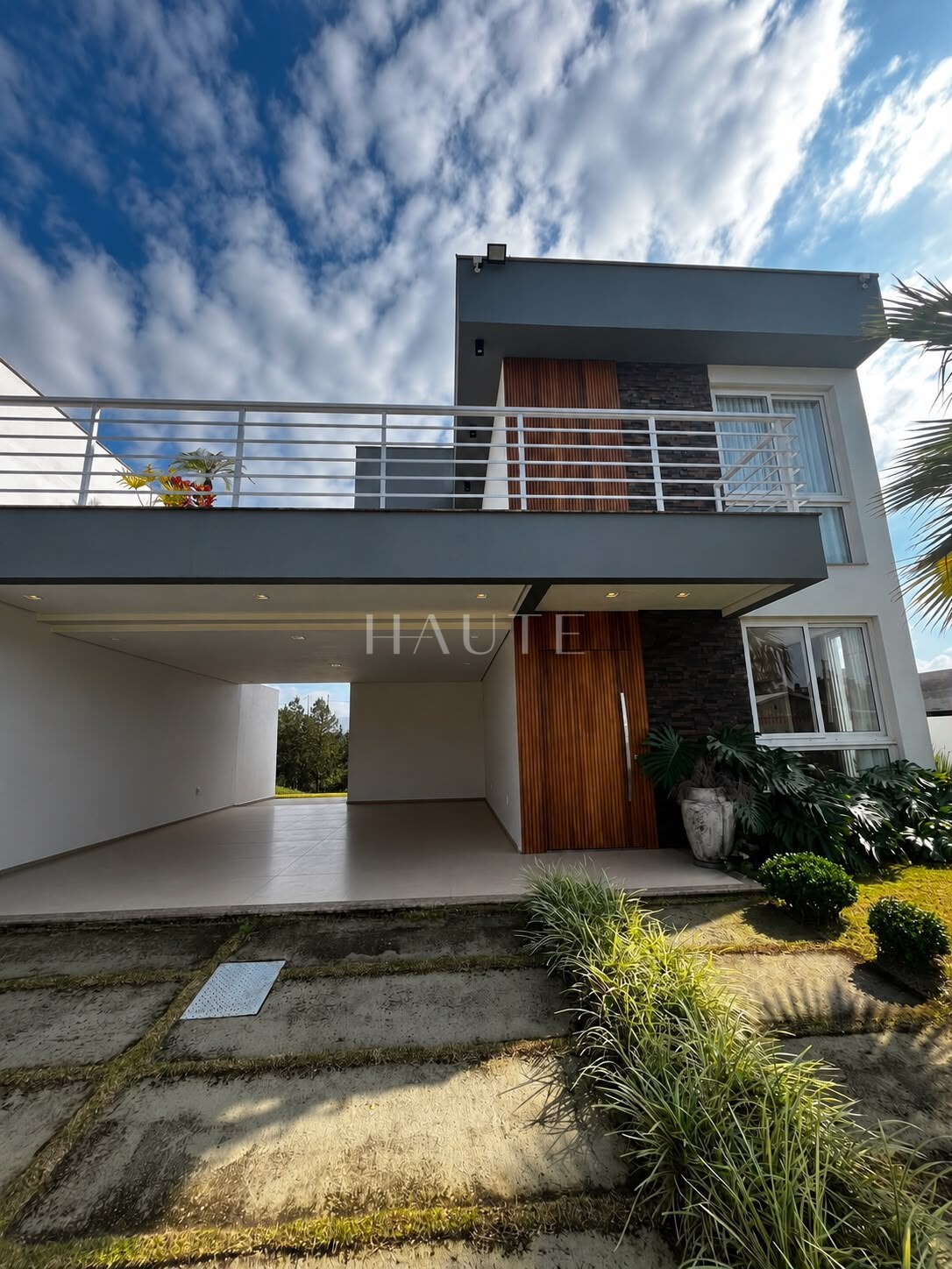 Casa de 3 dormitórios com 1 suíte e 2 vagas | Novo Passo