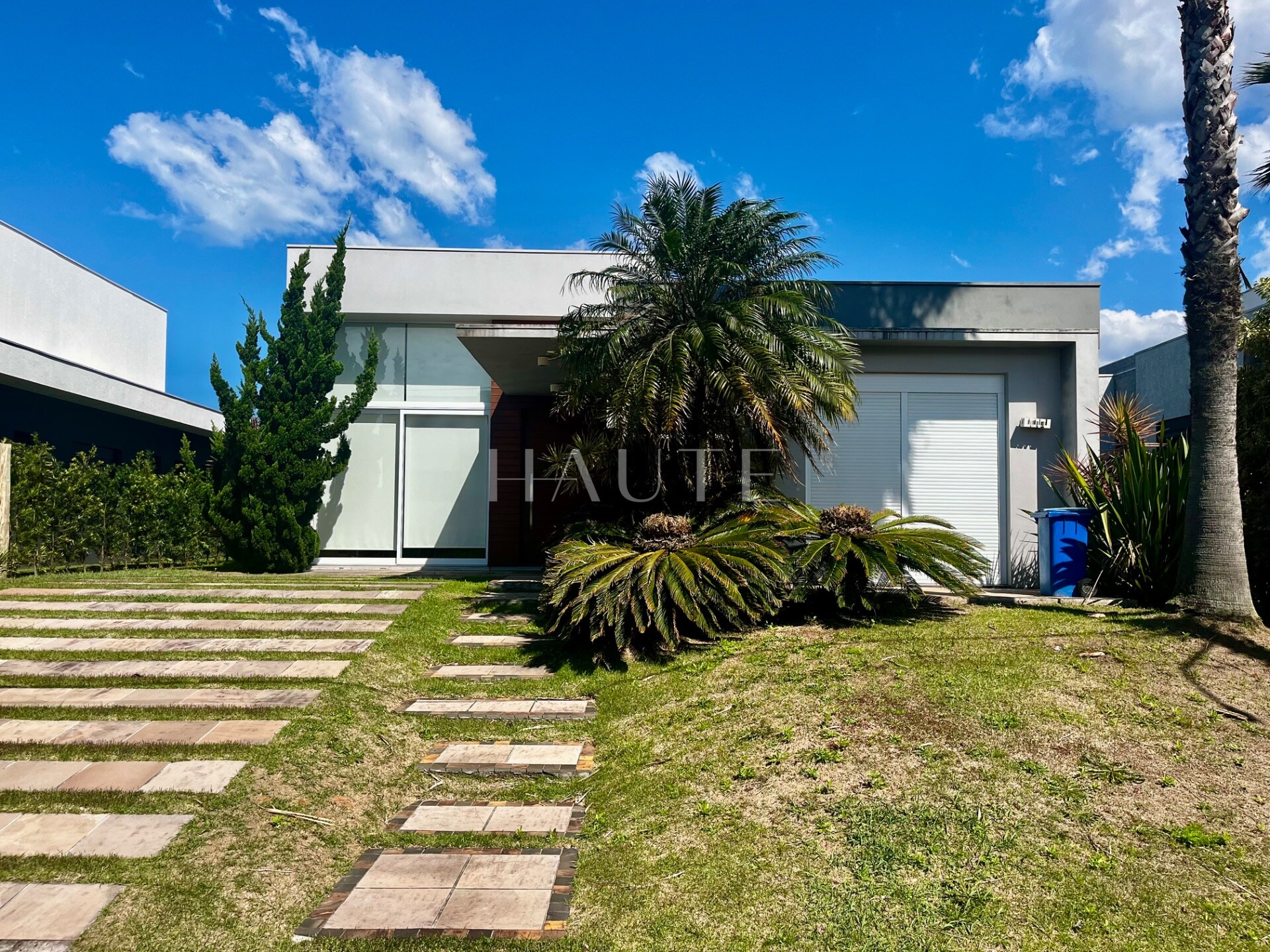 Casa em condomínio Ocean Side com lazer completo e clube