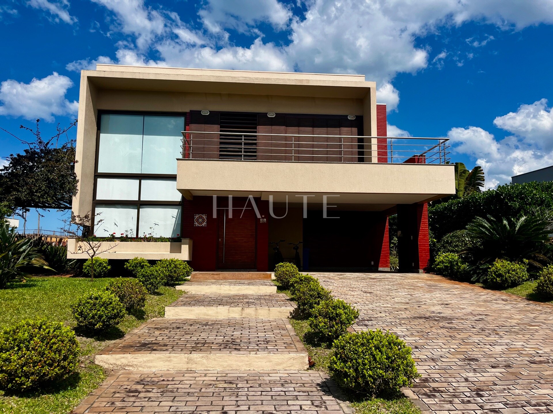 Casa em condomínio | 4 suítes e lazer completo no Ocean Side