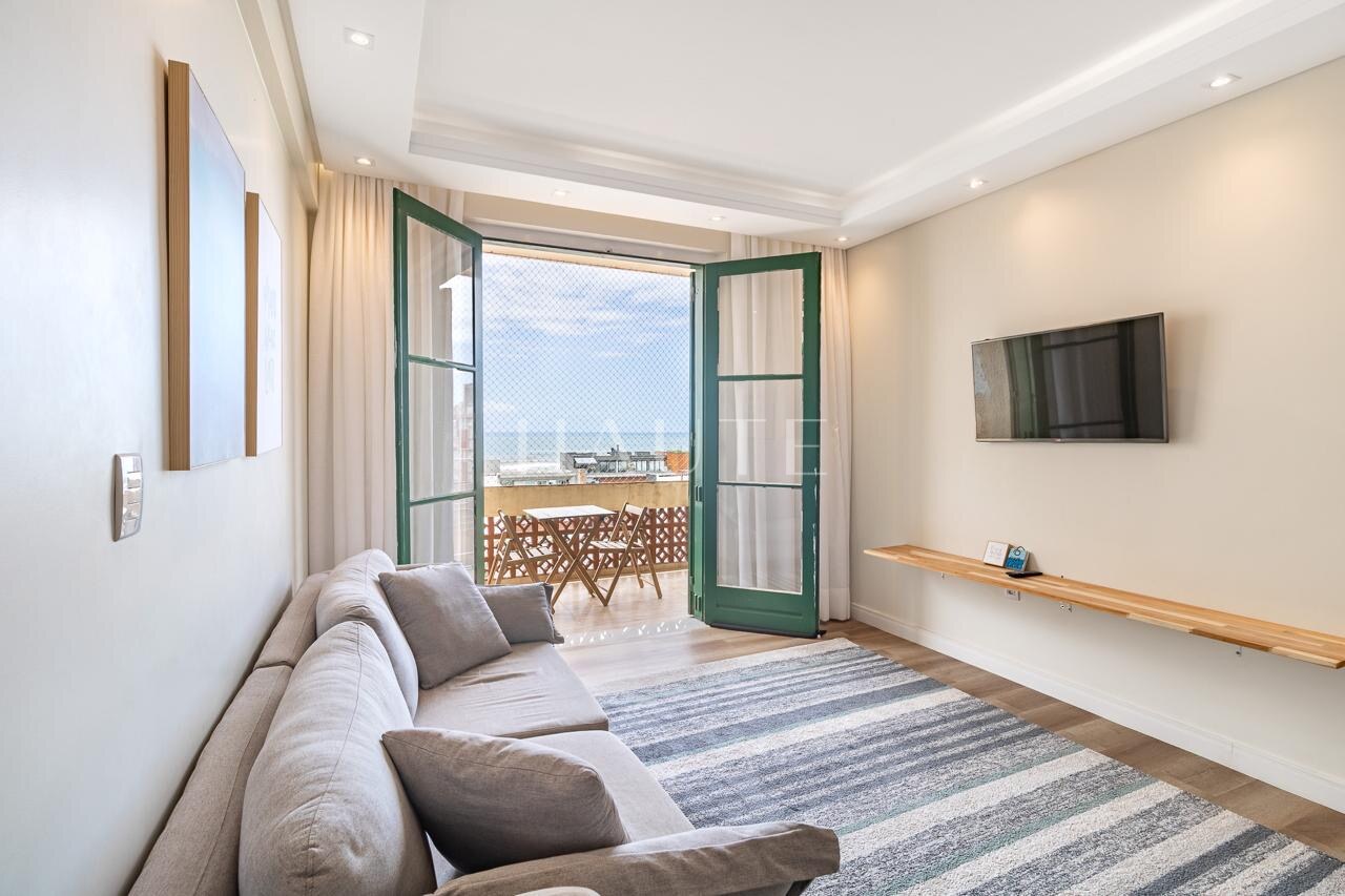 Apartamento mobiliado de 3 dormitórios com vista para o mar