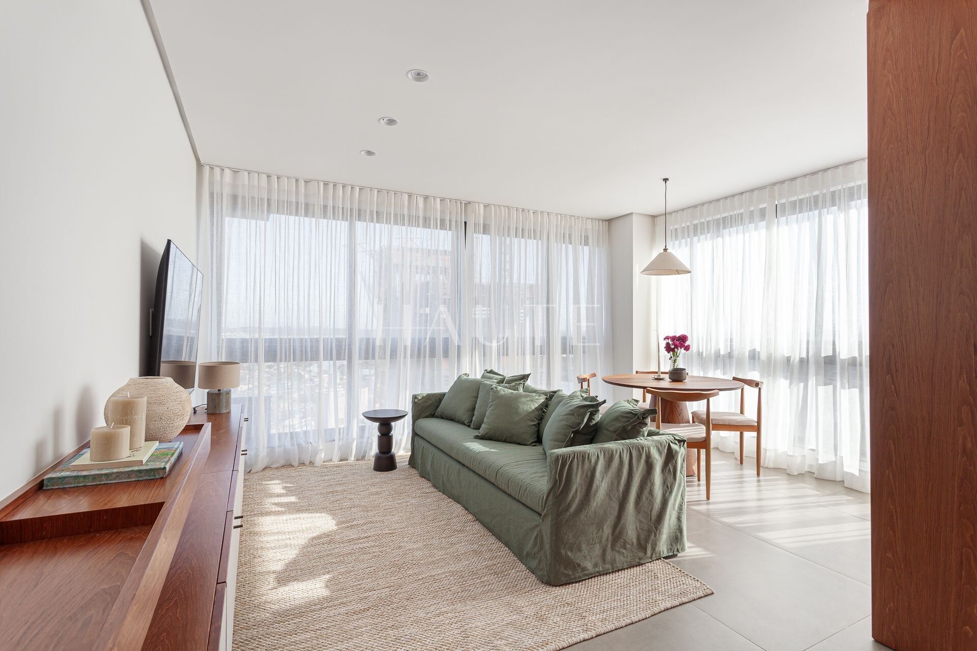 Apartamento de 97m² en el 19° piso de Rosa dos Ventos en Av. Benjamin Constant en Torres